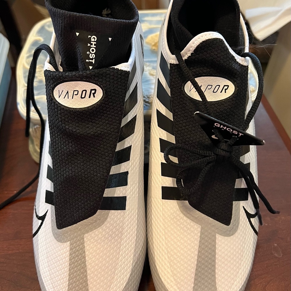 Nike Black and White Athletic Shoes with Modern Design